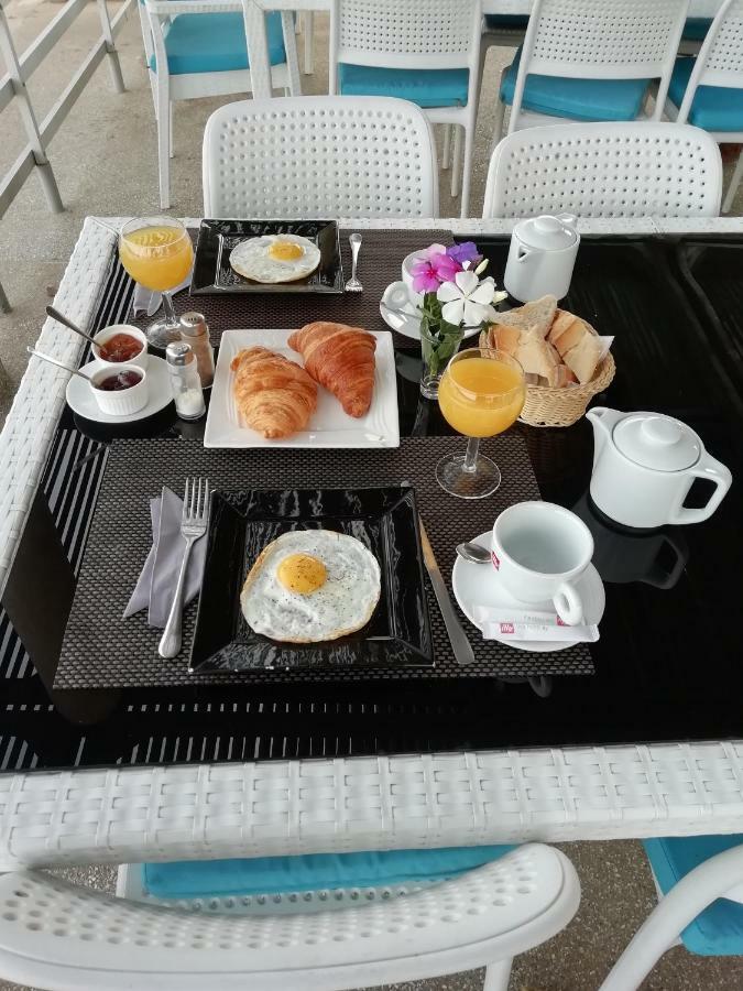 Union Amicale Corse Dakar Hotel Bagian luar foto